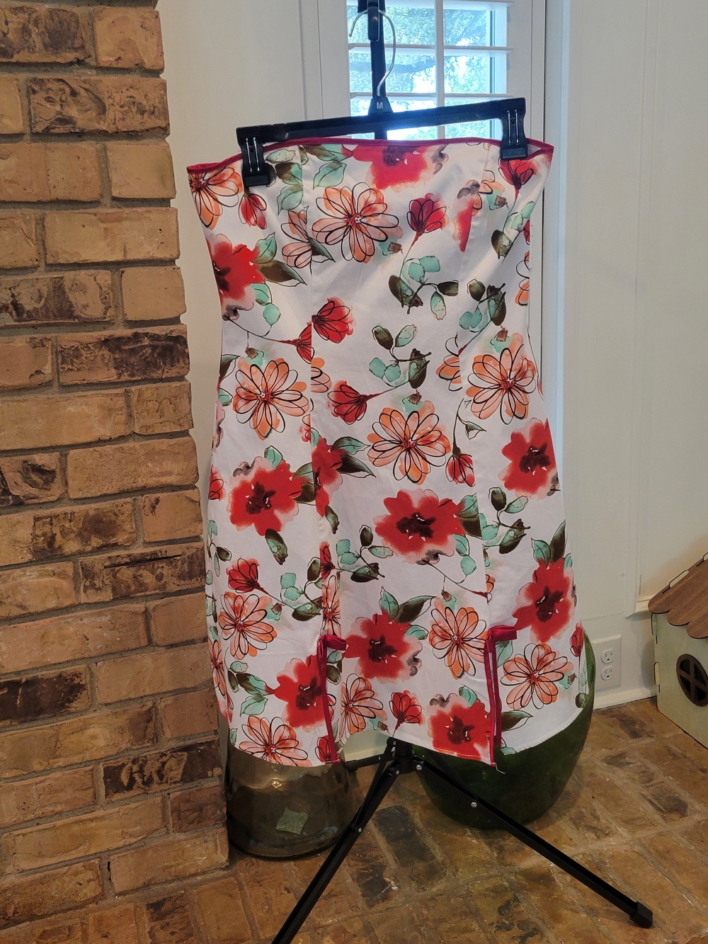 Y2K Morgan & Co. Strapless White Dress with Red and Green Floral Print